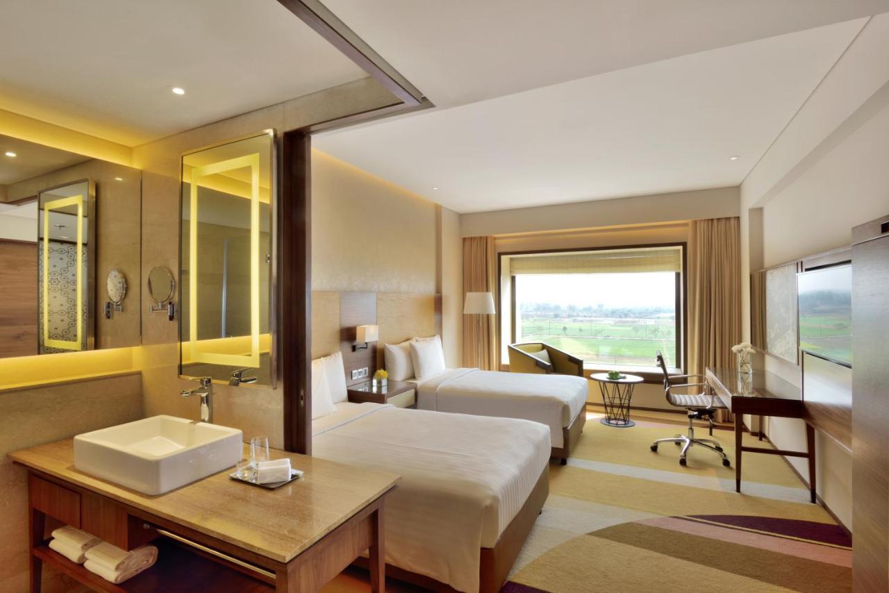Courtyard By Marriott Raipur Otel Dış mekan fotoğraf