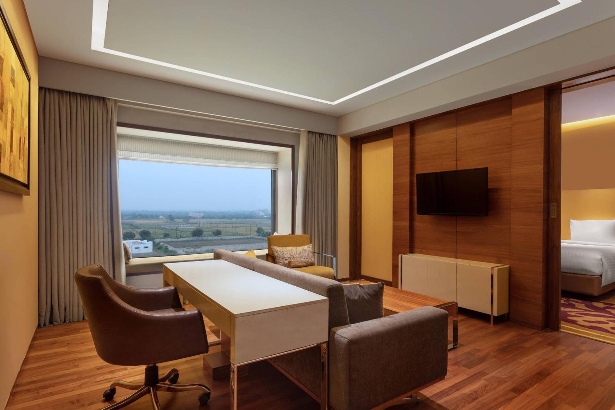 Courtyard By Marriott Raipur Otel Dış mekan fotoğraf