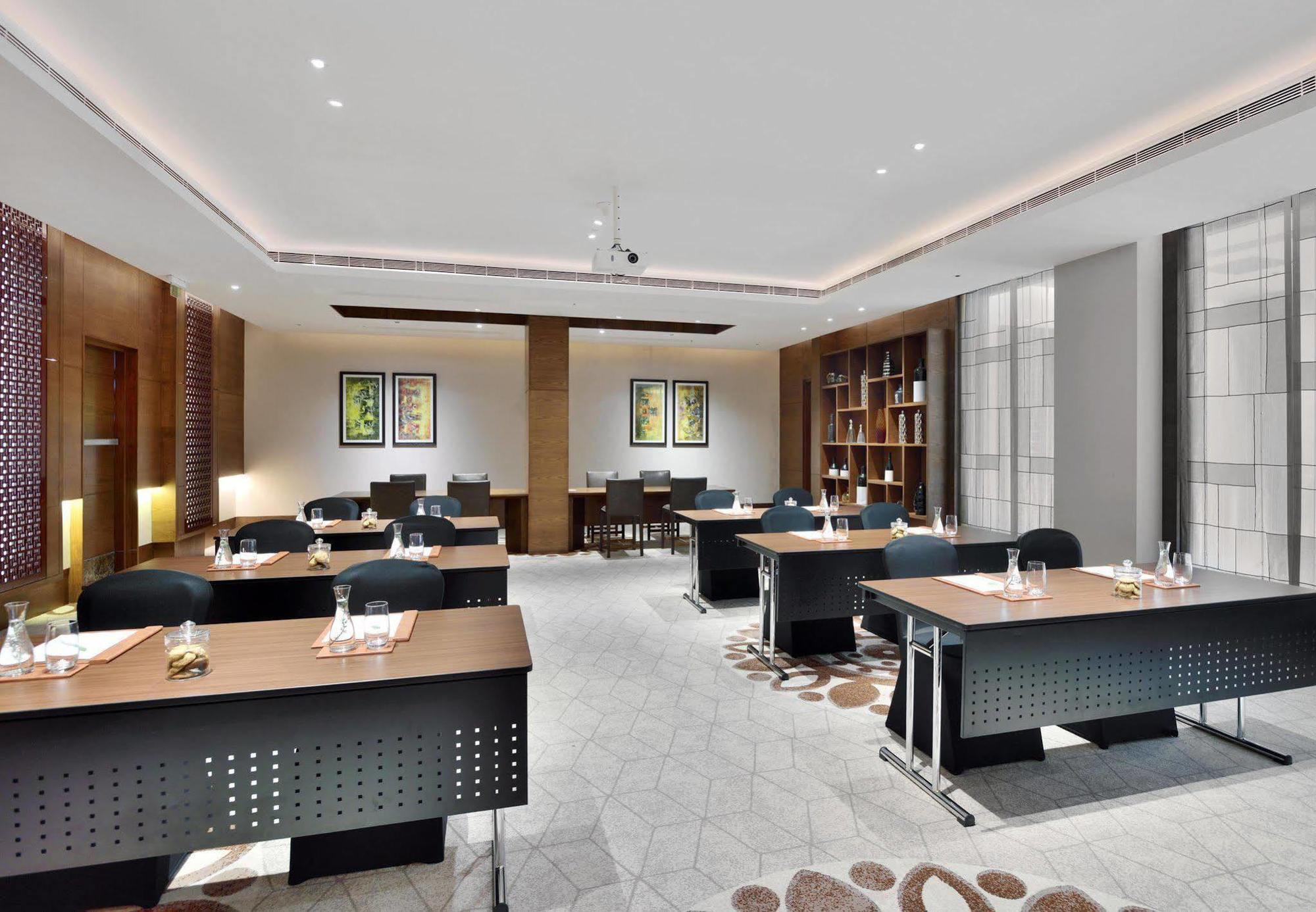 Courtyard By Marriott Raipur Otel Dış mekan fotoğraf
